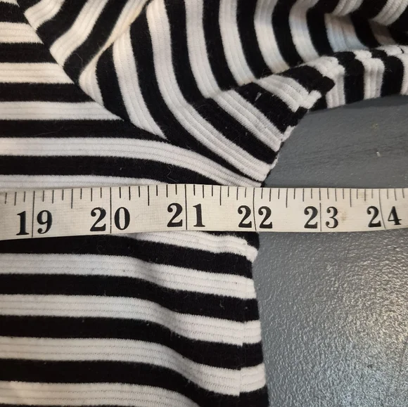 Chic Striped Long Sleeve Women's Top - Picture 5 of 7